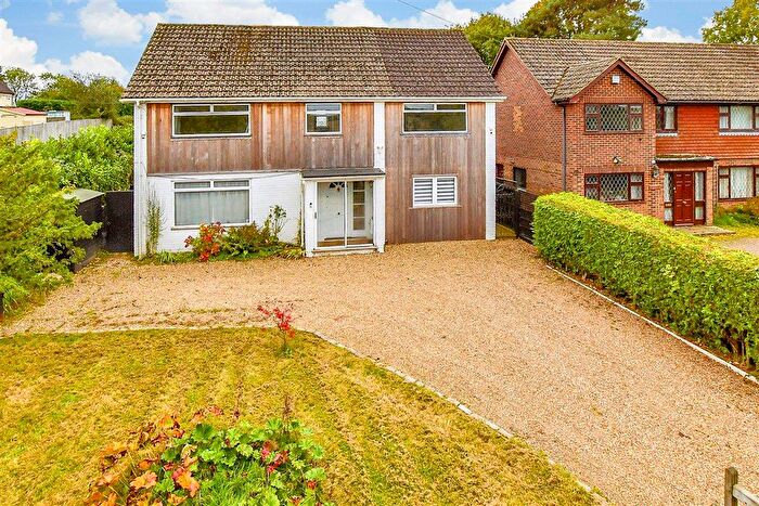 4 Bedroom Detached House For Sale In Furnace Lane, Lamberhurst, Kent, TN3