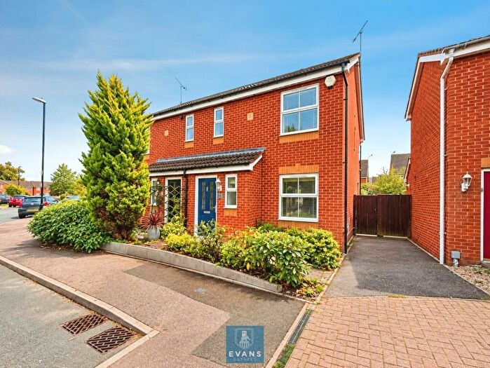 3 Bedroom Semi-Detached House For Sale In Fow Oak, Tile Hill, Coventry, CV4
