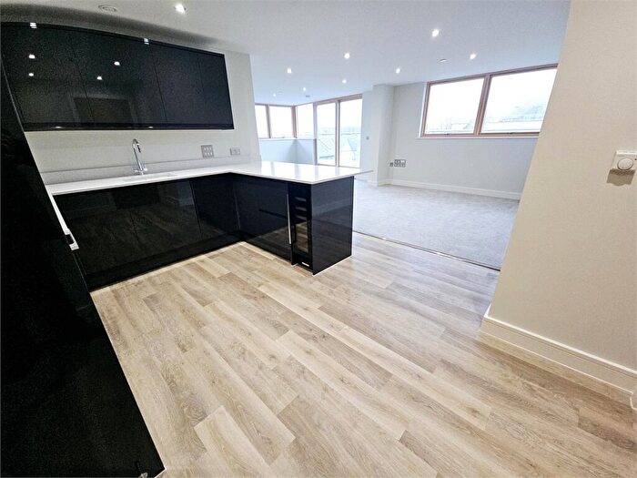 2 Bedroom Apartment For Sale In The Broadway, Leigh On Sea, Leigh On Sea, SS9