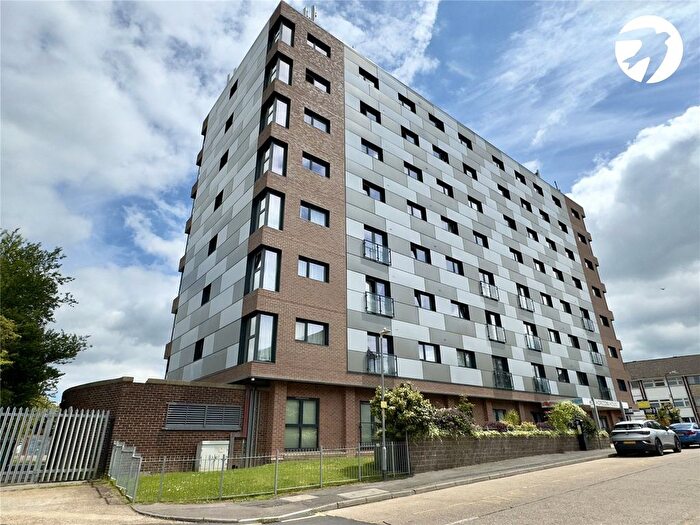 2 Bedroom Flat For Sale In Horizon House, Azalea Drive, Swanley, BR8