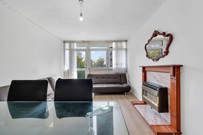 2 Bedroom Flat For Sale In Dundas House, Bishops Way, London, E2