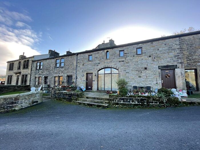 2 Bedroom Barn To Rent In Lumbfoot, Stanbury, Keighley, BD22