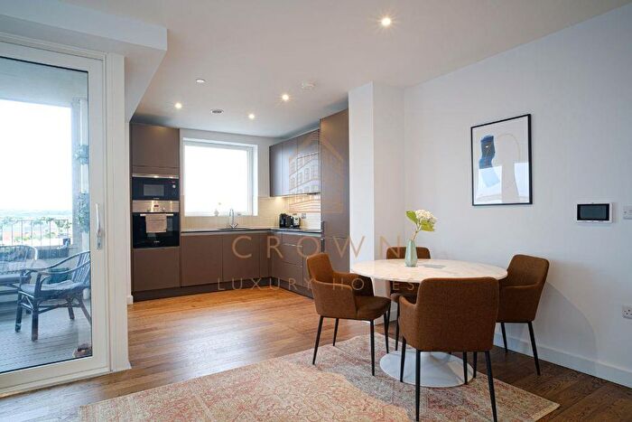 2 Bedroom Flat To Rent In Walworth Road, London, SE17