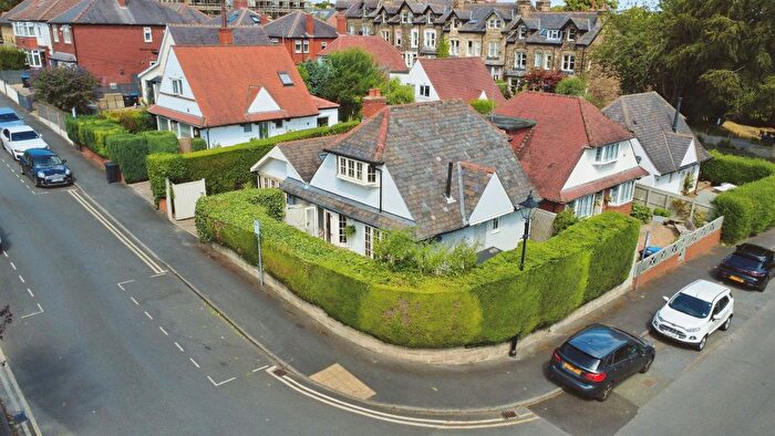 3 Bedroom Detached House For Sale In Treesdale Road, Harrogate, HG2