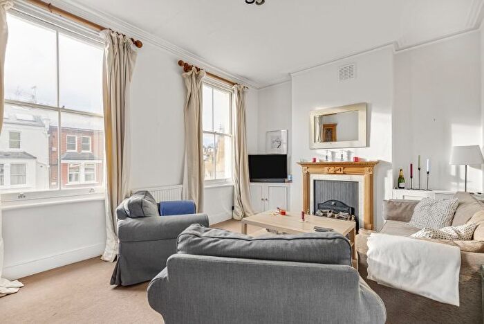 3 Bedroom Flat To Rent In Harwood Road, London, SW6