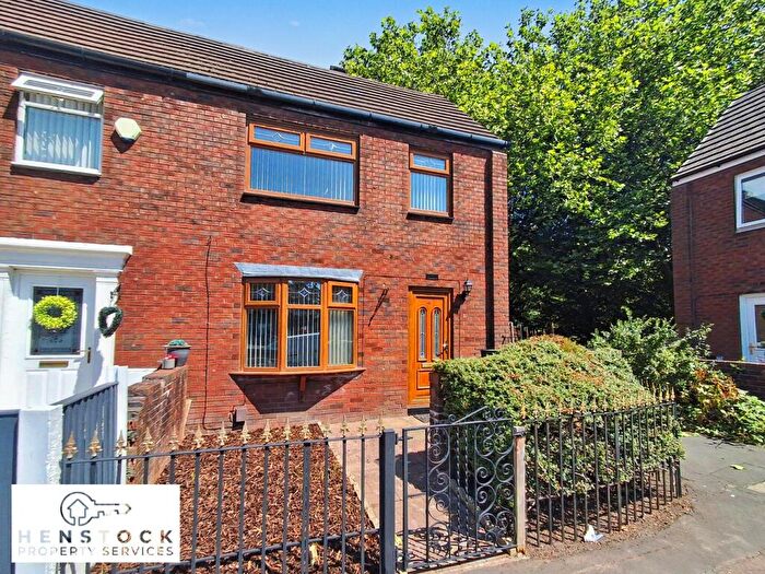 3 Bedroom End Of Terrace House For Sale In Wince Close, Middleton, Manchester, M24