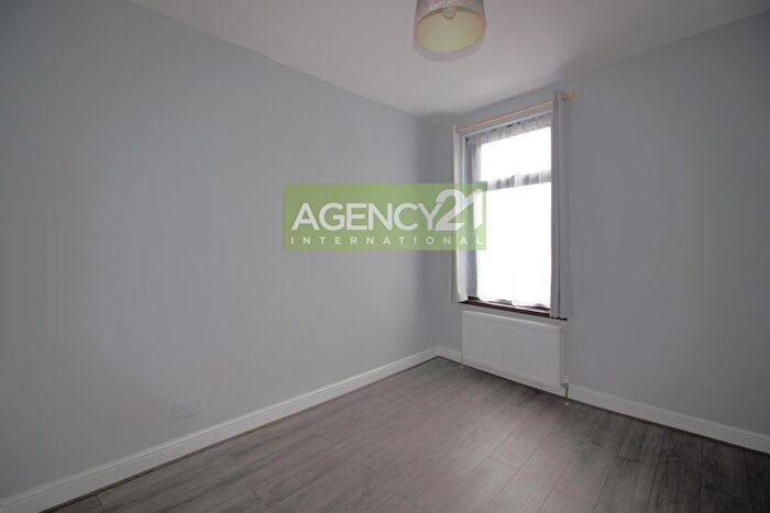1 Bedroom Maisonette To Rent In High Road, Leytonstone, E11
