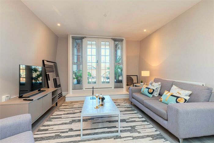 1 Bedroom Apartment To Rent In Park Street, Maidenhead, Berkshire, SL6