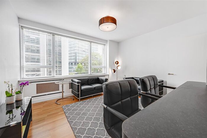 1 Bedroom Flat To Rent In Millbank Court, John Islip Street, Westminster, London, SW1P