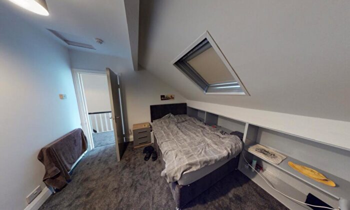 6 Bedroom House To Rent In Headingley Avenue, Leeds, LS6