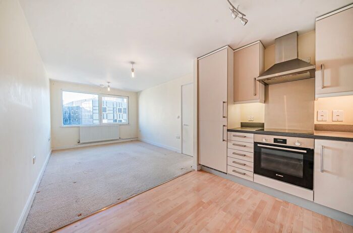 1 Bedroom Flat For Sale In Barrington Court, Wilton Road, London, SW1V