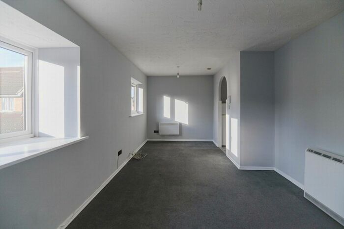 1 Bedroom Flat To Rent In Frobisher Road, Erith DA8