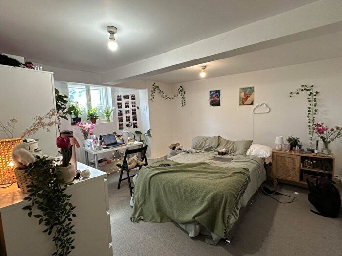 9 Bedroom Detached House To Rent In Brook Road - Fallowfield - Pppw, M14