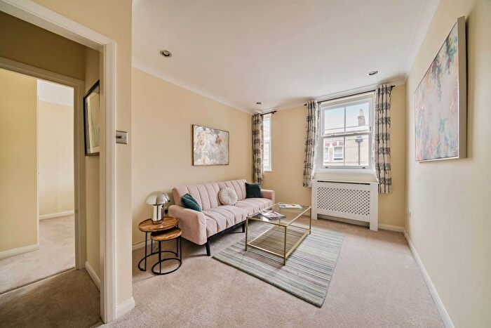 1 Bedroom Flat For Sale In Drayton Gardens, South Kensington, London, SW10