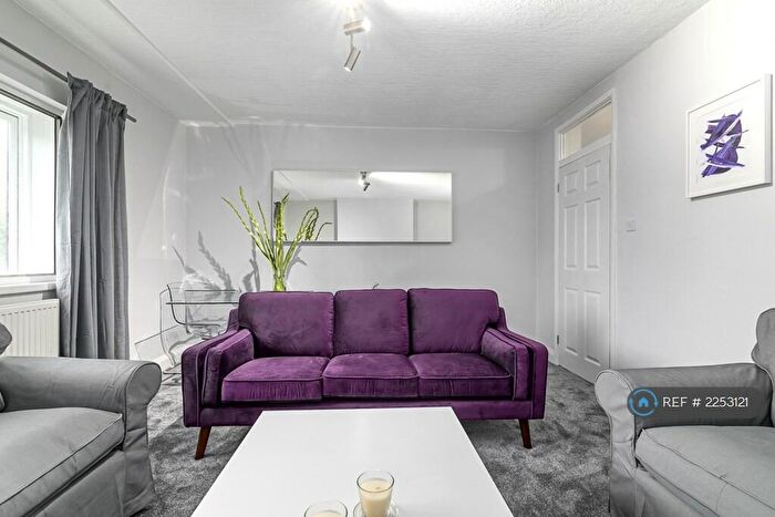 5 Bedroom Flat To Rent In New North Road, London, N1