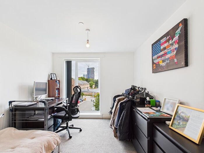 2 Bedroom Flat For Sale In Apartment, City Centre, Birmingham, B5