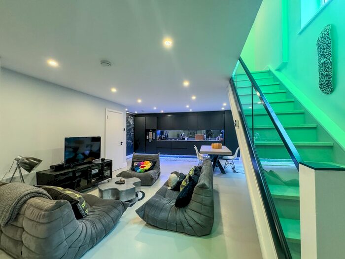 Property To Rent In Flat St. Mary's Court, Defoe Road, Stoke Newington, London, N16