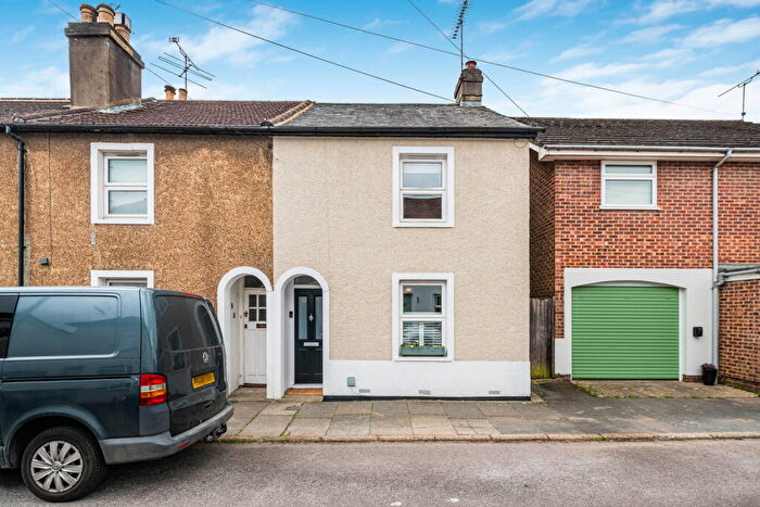 3 Bedroom End Of Terrace House For Sale In Milton Road, Horsham, West Sussex, RH12