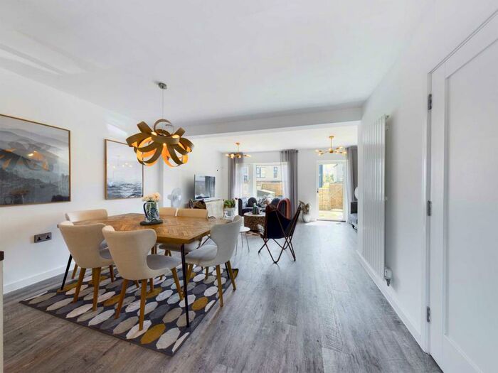 4 Bedroom Terraced House To Rent In Countess Way, Milton Keynes, MK10