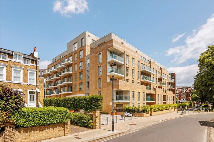 3 Bedroom Flat For Sale In Filmworks Walk, London, W5