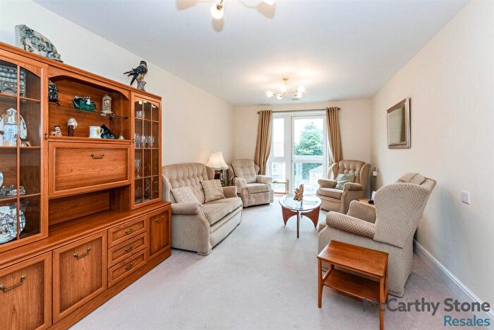 1 Bedroom Apartment For Sale In Wardington Court, Welford Road, Northampton, NN2