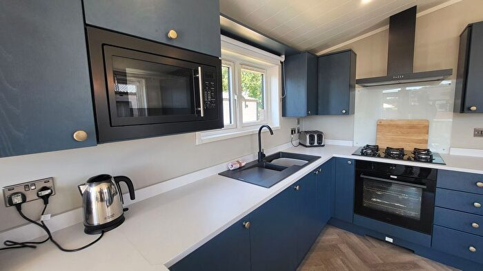2 Bedroom Lodge For Sale In Butterwick Road, Scunthorpe, DN17