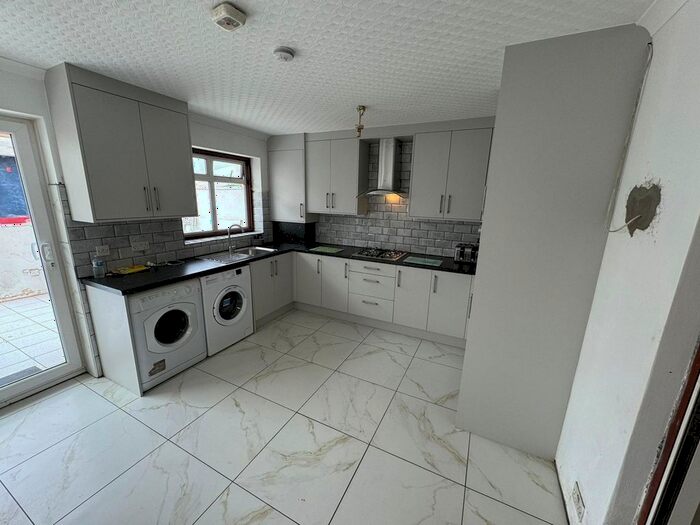 4 Bedroom Terraced House To Rent In Clifford Road, Hounslow, TW4