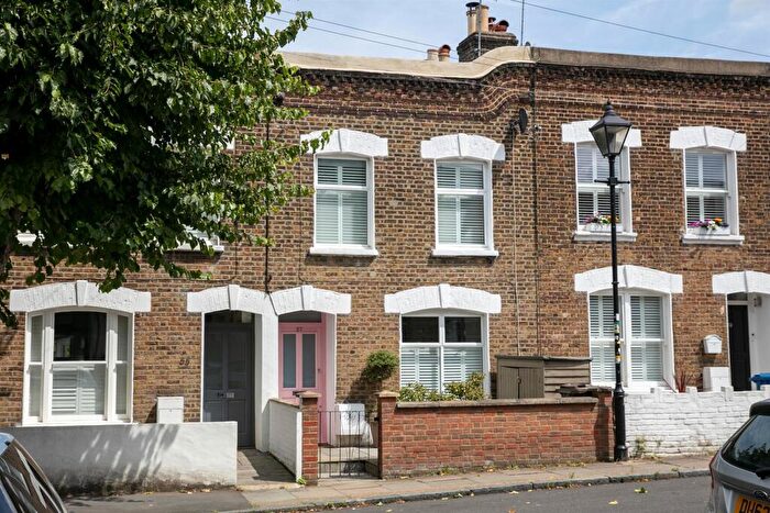 3 Bedroom Terraced House For Sale In Howbury Road, Nunhead, SE15