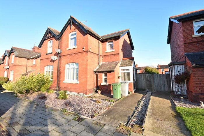 3 Bedroom Semi-Detached House To Rent In South View, Wirral, CH62