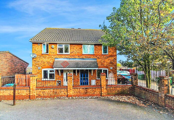 2 Bedroom Semi-Detached House To Rent In Tynemouth Road, London, SE18