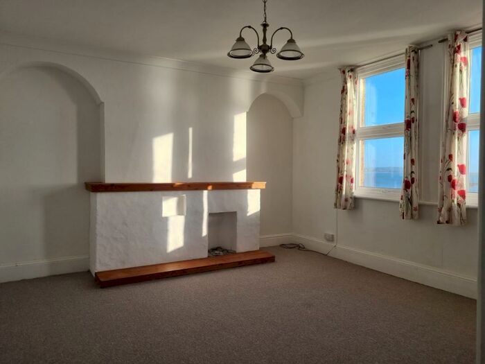 2 Bedroom Flat To Rent In Bedroom Apartment - Dawlish, EX7