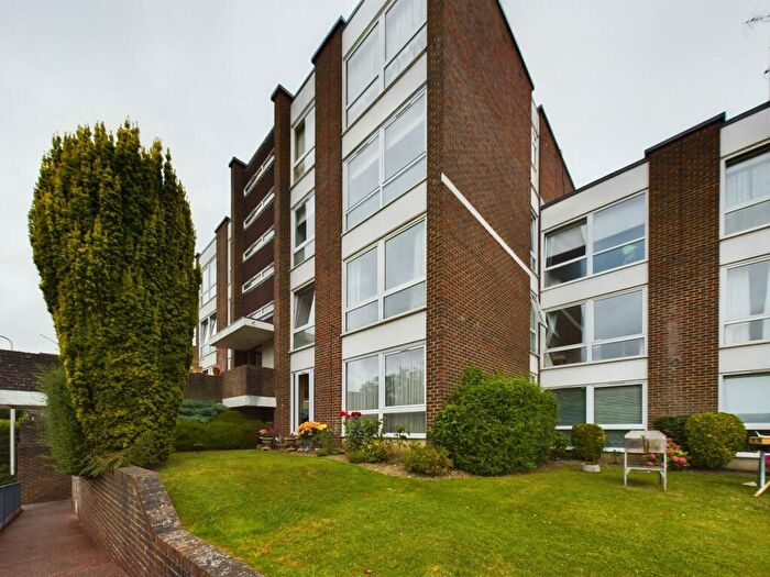 3 Bedroom Flat For Sale In Hartslock Court, Pangbourne, Pangbourne, RG8