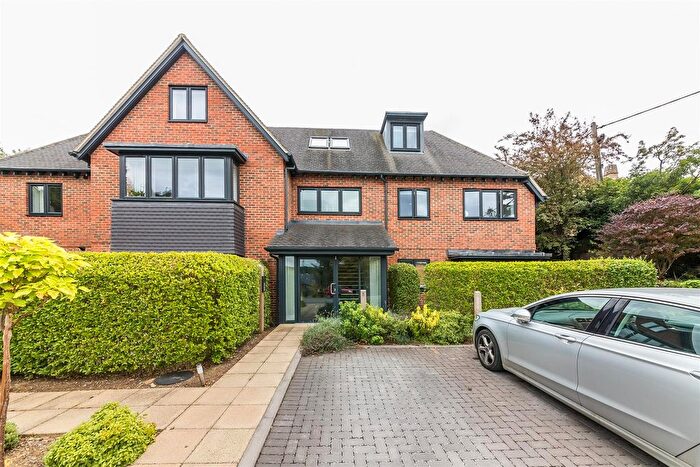2 Bedroom Flat To Rent In Cumnor Hill, Oxford, OX2