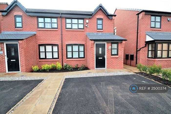3 Bedroom Semi-Detached House To Rent In Cassidy Way, Salford, M30