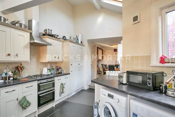 6 Bedroom Property To Rent In (£ Pppw) Mayfair Road, Newcastle Upon Tyne, NE2