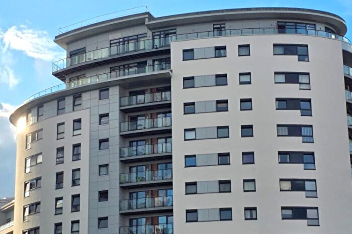 2 Bedroom Flat For Sale In Armouries Way, Leeds, LS10