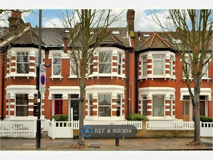 2 Bedroom Maisonette To Rent In The Avenue, London, W4