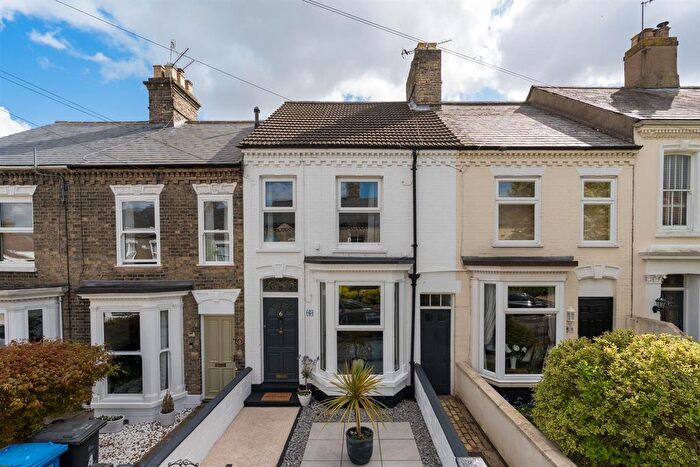 3 Bedroom Terraced House For Sale In Connaught Road, Norwich, NR2