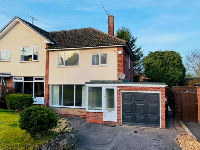 3 Bedroom Semi-Detached House To Rent In Stretton Close, Hereford, HR4