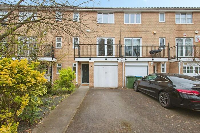 3 Bedroom Terraced House For Sale In Ridge Close, London, SE28
