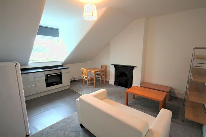 1 Bedroom Flat To Rent In Terrapin Road, London, SW17
