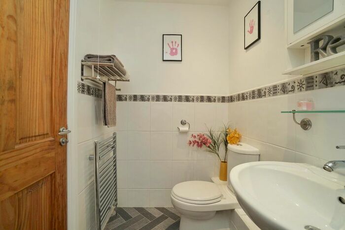 2 Bedroom End Of Terrace House To Rent In Long Street, Easingwold, York, YO61