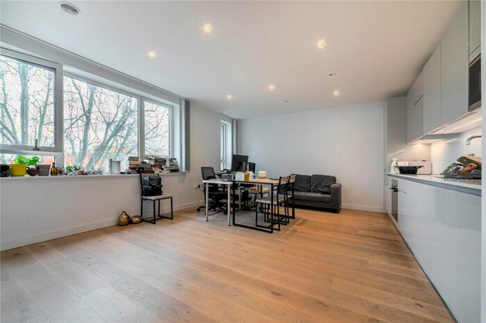 1 Bedroom Apartment To Rent In Tarling House, Walworth Square, London, SE17