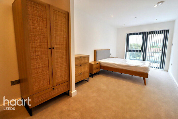 2 Bedroom Apartment For Sale In York Road, Leeds, LS9