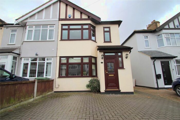 3 Bedroom End Of Terrace House To Rent In Cherry Tree Close, Rainham, Essex RM13