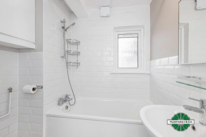 1 Bedroom Flat To Rent In Lea Hall Road. Leyton, E10