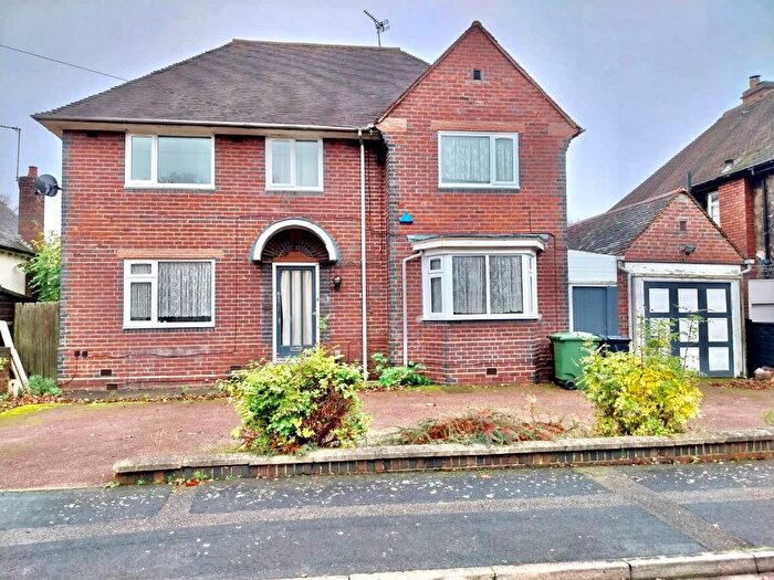3 Bedroom Detached House To Rent In Buchanan Road, Walsall, WS4