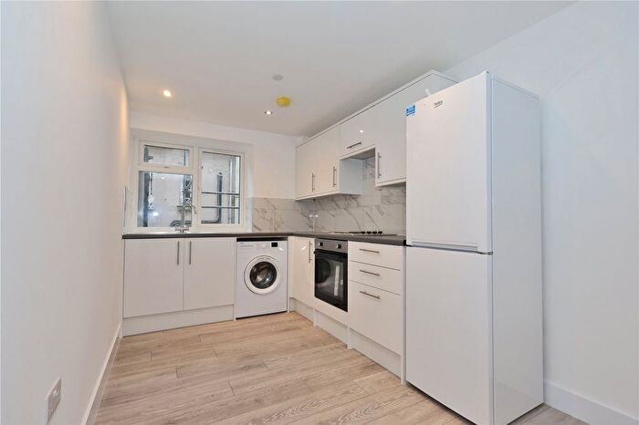 1 Bedroom Flat To Rent In Commercial Way, Woking, Surrey, GU21