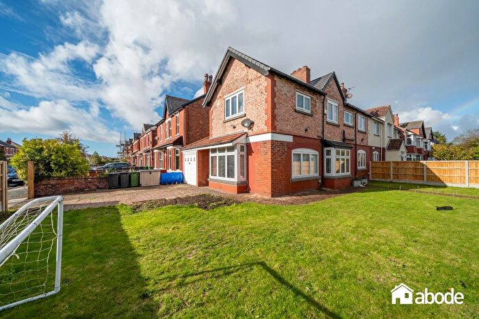 3 Bedroom Semi-detached House For Sale In Clinning Road, Southport, PR8