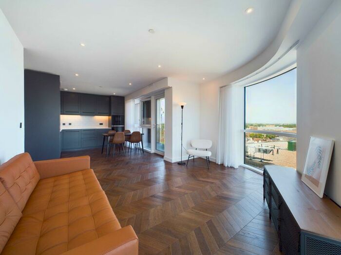 2 Bedroom Flat To Rent In Brook Street, Kingston, &# Bedrooms Modern, KT1